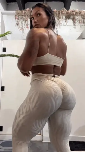 hot fit milf gif 18